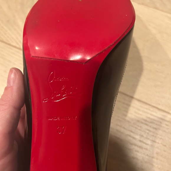 Christian Louboutin Kate 70 Patent Pump Size: 37 - Picture 6 of 7